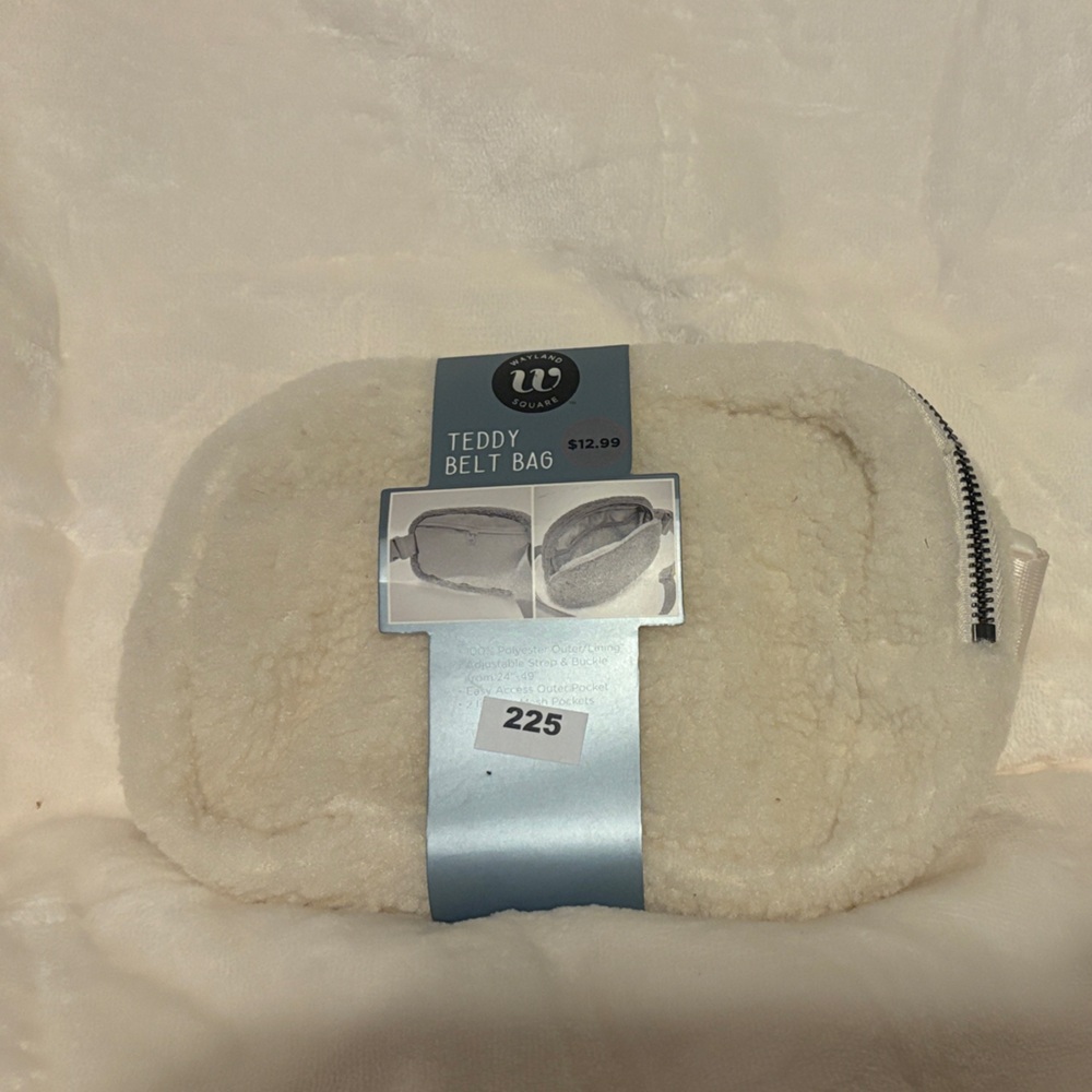 Teddy Belt Bag in Cream